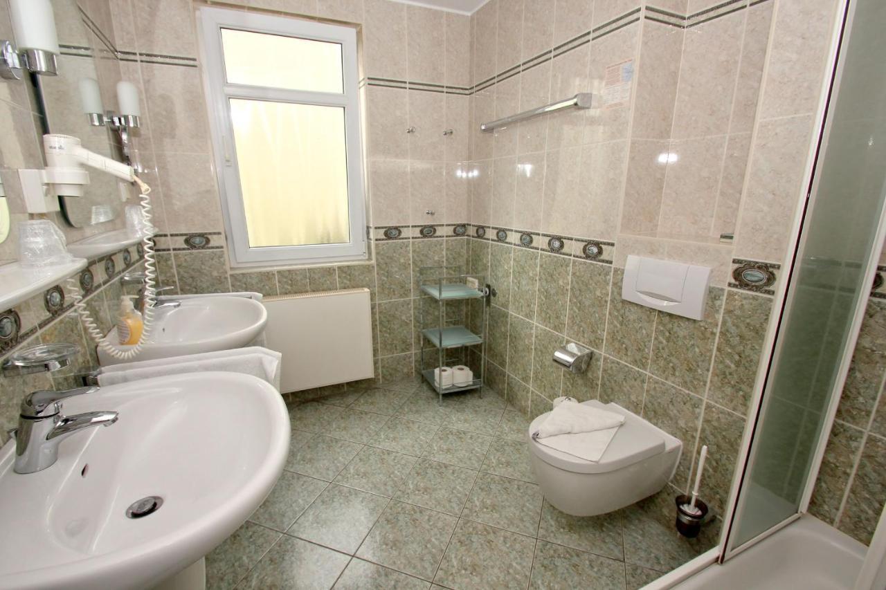 Mit Meerblick Und Balkon, Gratis Nutzung Vom Ahoi Erlebnisbad Und Sauna In Sellin - Meeresblick Fewo 35 Герен Екстер'єр фото